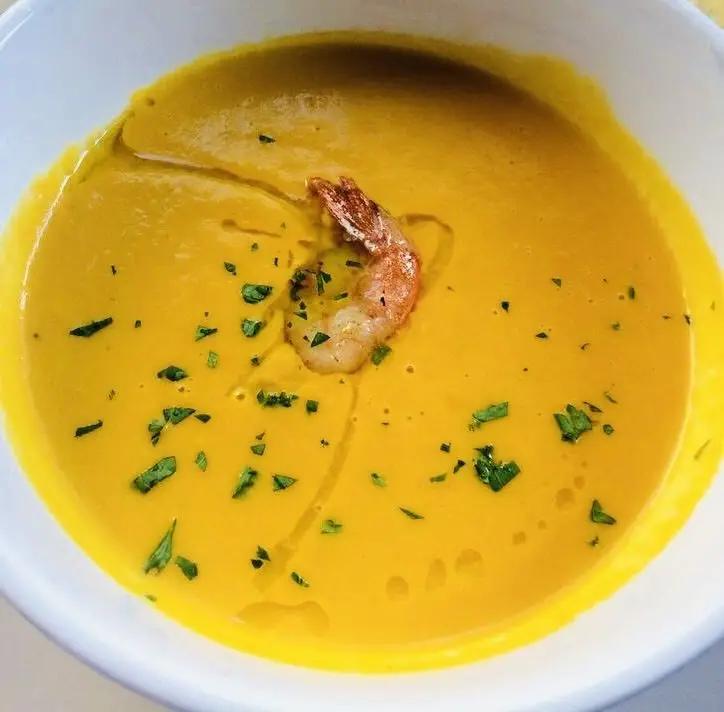 Ricetta Vellutata di zucca, carote e curcuma con gambero rosso marinato di lucia.pavanastolfo