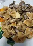 Immagine del passaggio 6743 della ricetta Farfalle con funghi