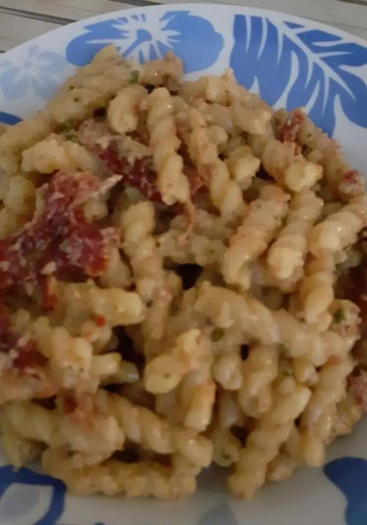 Ricetta Pasta al pesto di pomodorini secchi e noci di elvira.gengaro