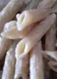 Immagine del passaggio 7 della ricetta Pasta al pesto di pistacchi