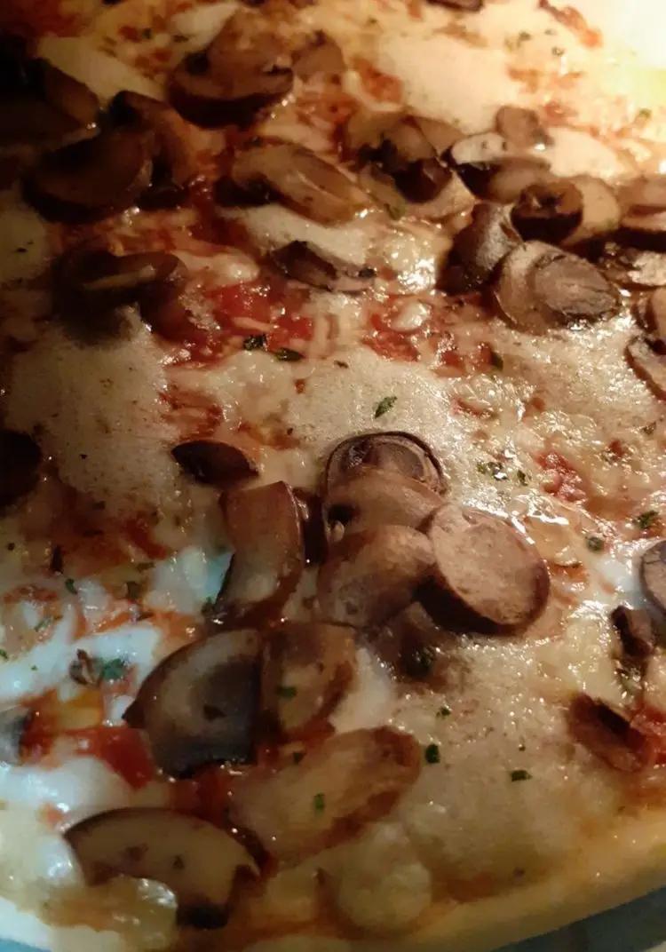 Ricetta Pizza ai funghi di elvira.gengaro