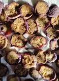 Immagine del passaggio 6 della ricetta Melanzana tonda viola sott'olio
