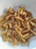 Immagine del passaggio 1 della ricetta Fusilli integrali fritti