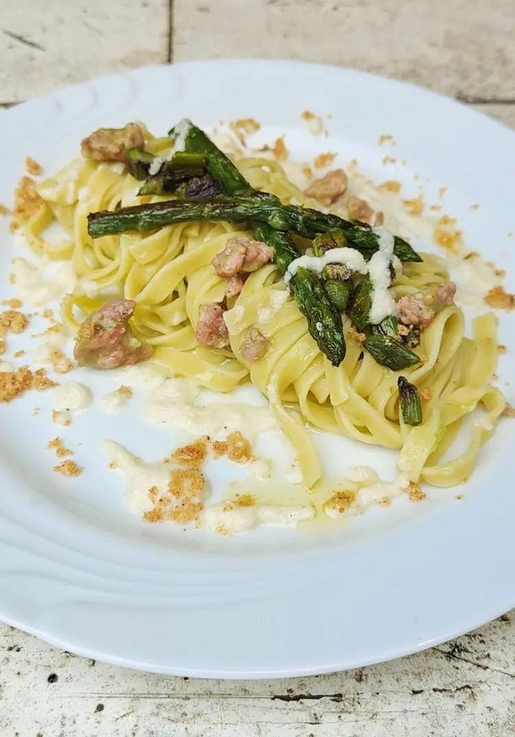 Ricetta Fettuccine asparagi, salsiccia e crema di pecorino di _paola_catalano