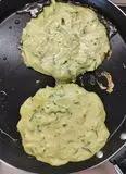 Immagine del passaggio 7 della ricetta Rosti di zucchine con verdure miste saltate