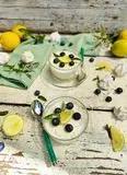 Immagine del passaggio 10 della ricetta Semifreddo con meringa sciroppo di sambuco e limone