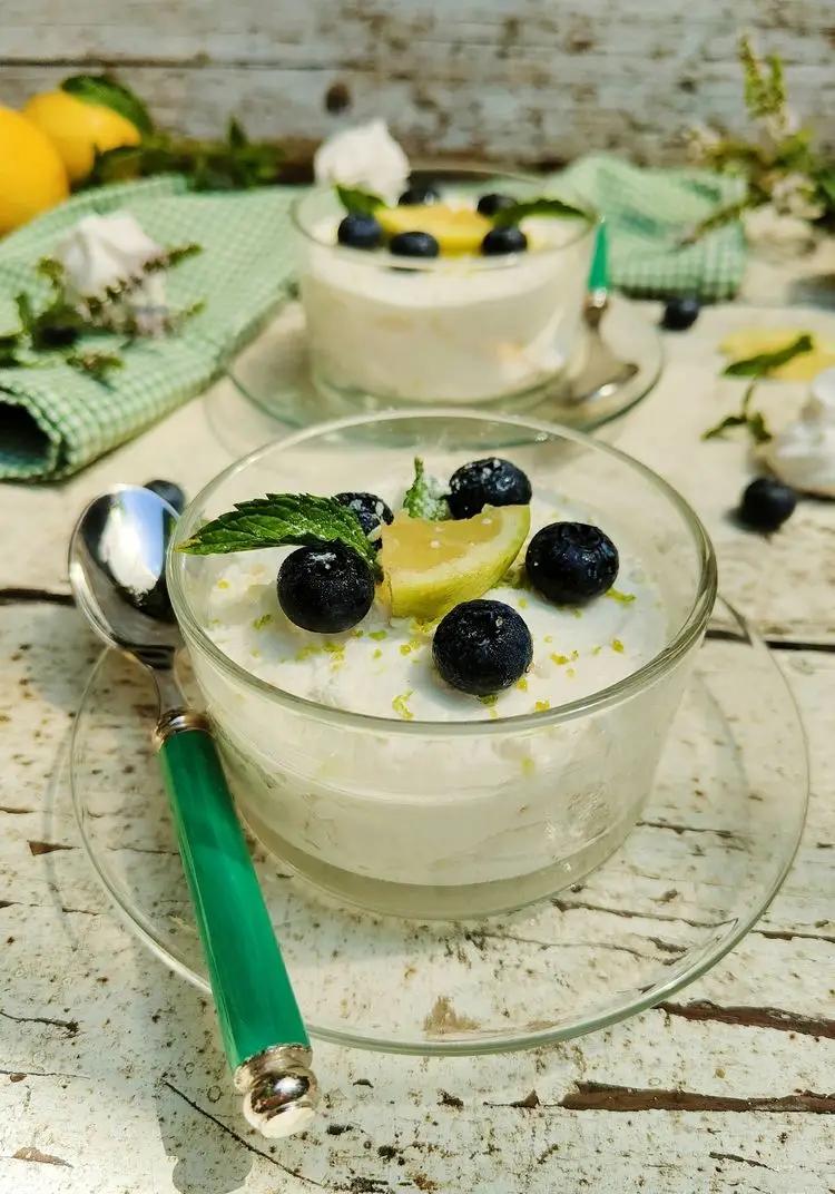 Ricetta Semifreddo con meringa sciroppo di sambuco e limone di _paola_catalano