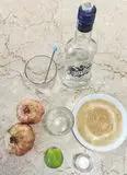 Immagine del passaggio 1 della ricetta Vodka di melograno