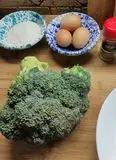 Immagine del passaggio 1 della ricetta Polpette di broccoli e formaggio