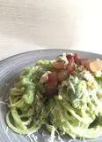Immagine del passaggio 9 della ricetta Spaghetti alla crema di zucchine, con noci, guanciale e pecorino.