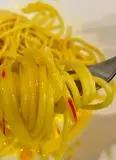 Immagine del passaggio 10 della ricetta Spaghetti burro, parmigiano e zafferano