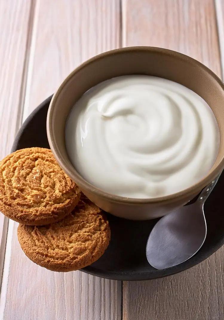 Ricetta Yogurt bianco con biscotti di giulia_patrono