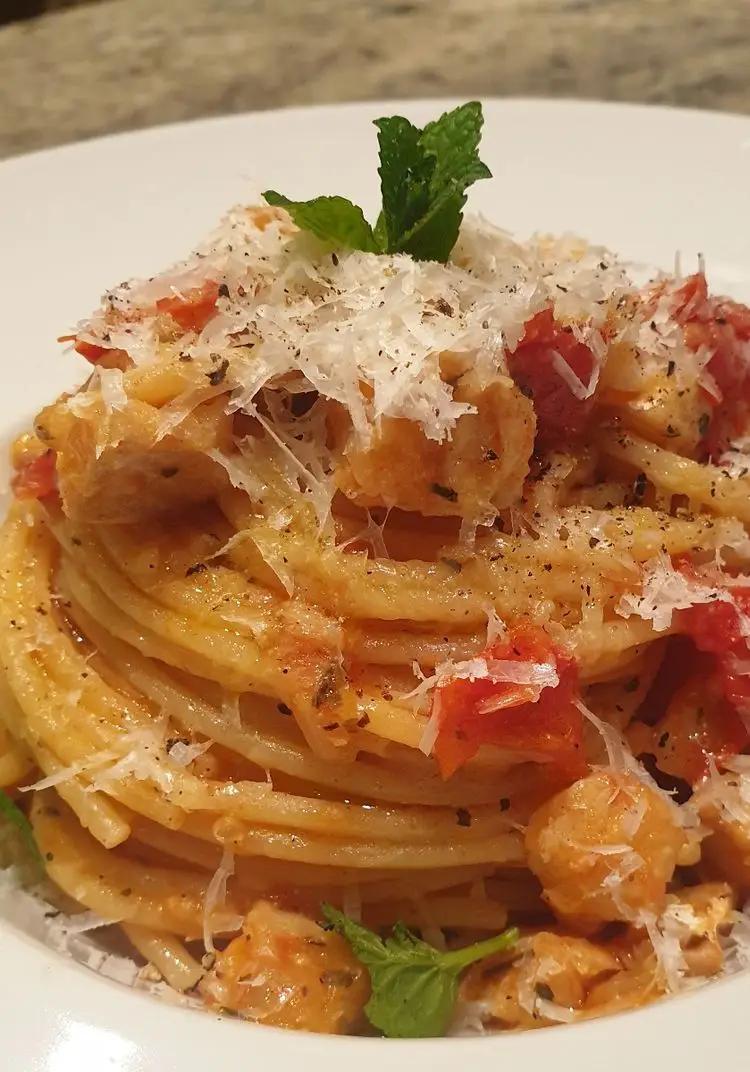 Ricetta Spaghetti con ragù di baccalà, pecorino e menta.
(amatriciana di baccalà) di robertobabbilonia