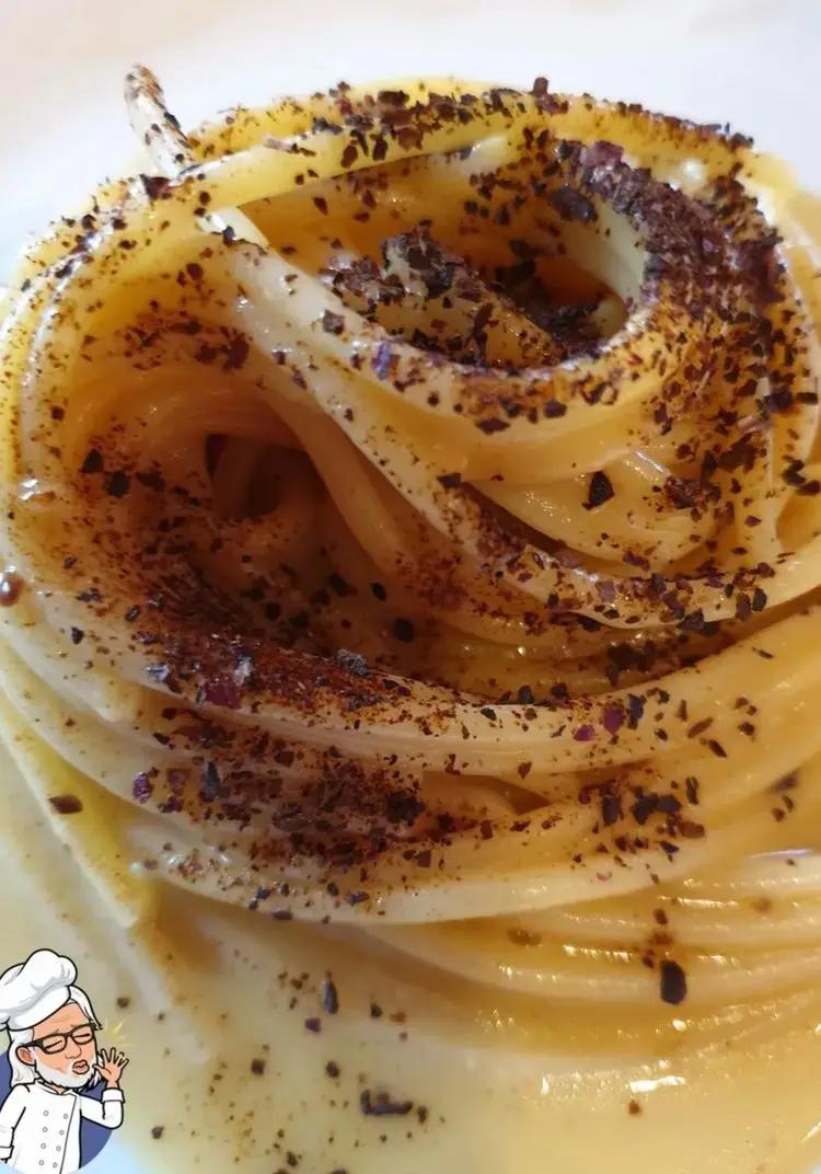 Ricetta Spaghetti olio, parmigiano e polvere di cipolla bruciata di robertobabbilonia
