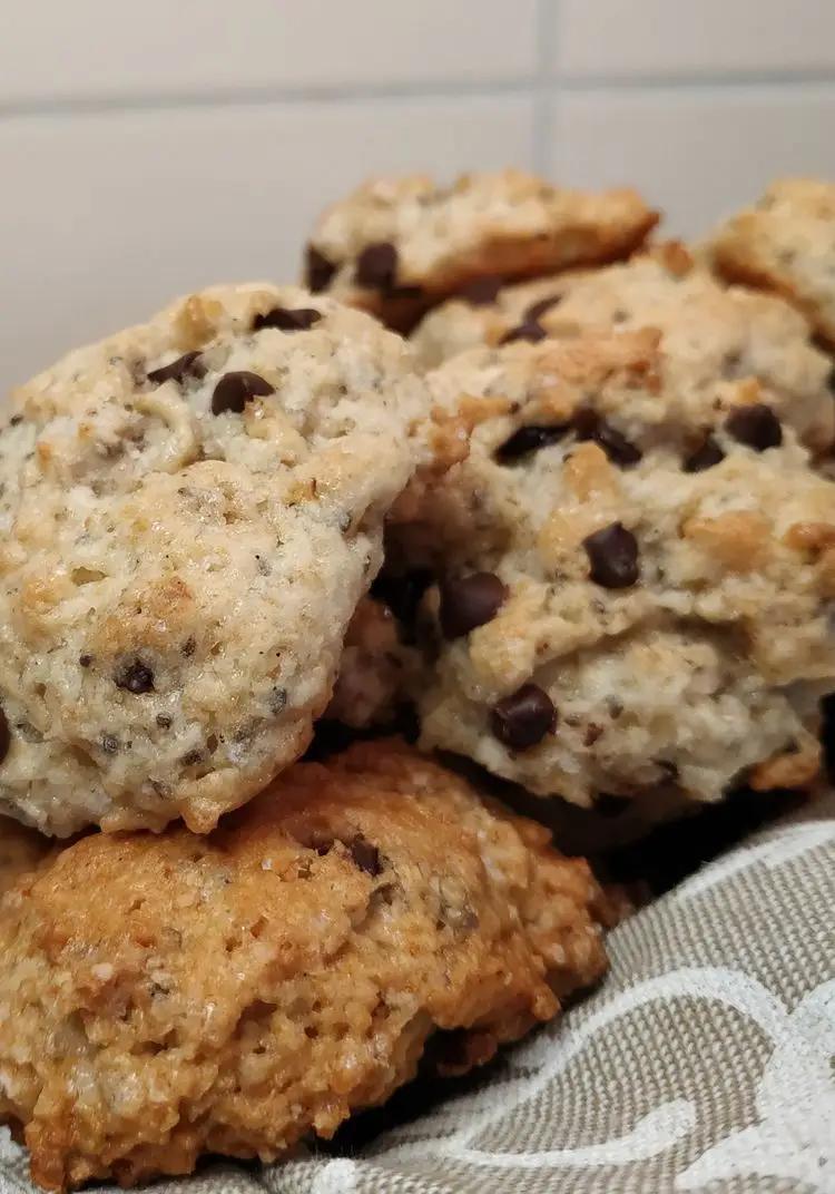 Ricetta Biscotti con semi di Chia e gocce di cioccolato di ricetteporacce