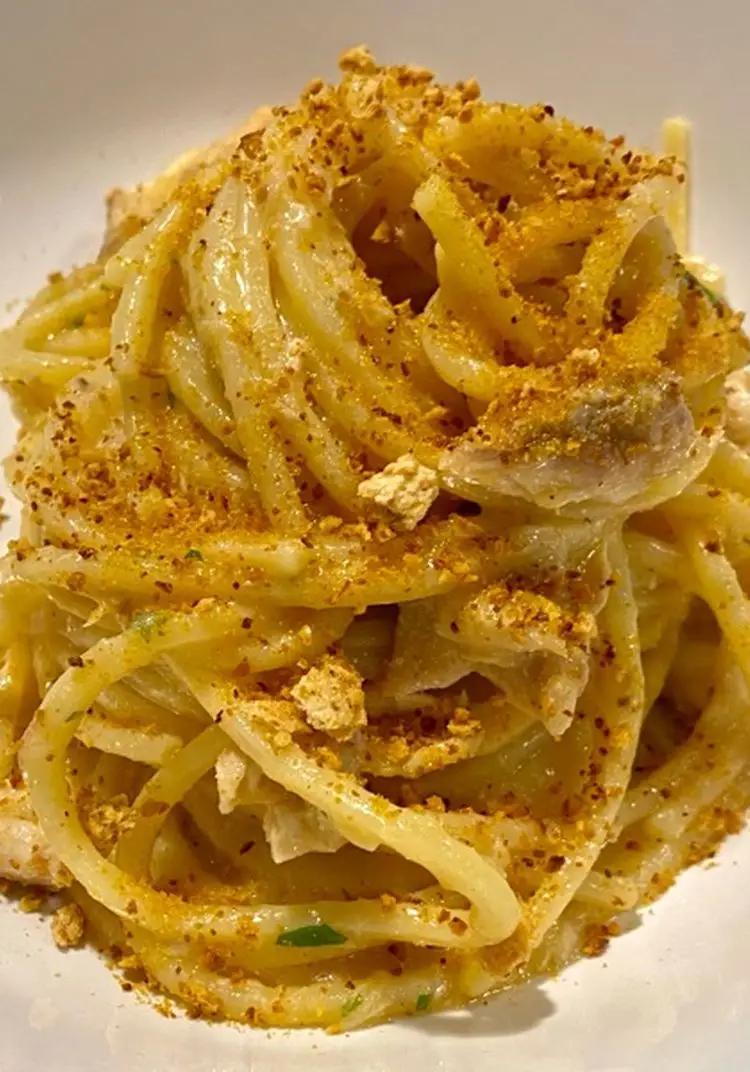Ricetta Spaghettoni aglio olio e peperoncino con sgombro e taralli di simone