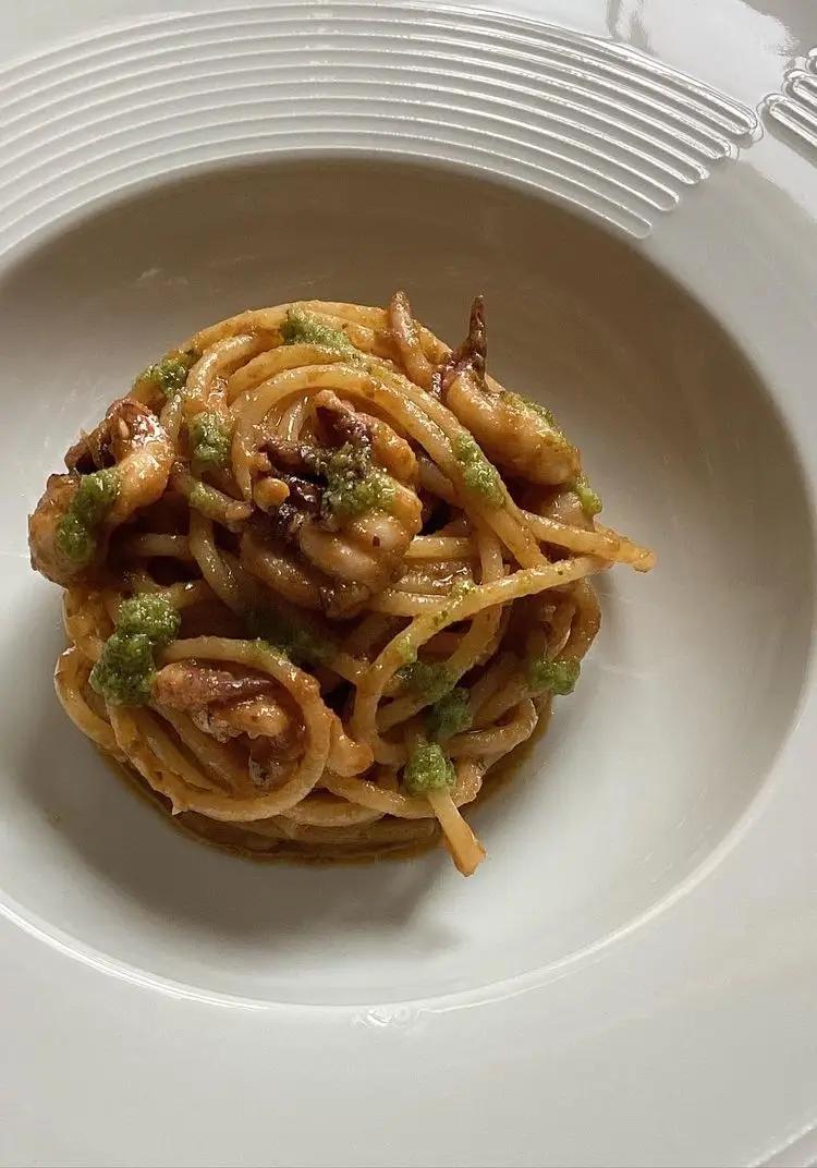 Ricetta Spaghetti con pesto alla genovese rivisitato e seppioline 🍃🦑 di alessiafabiano28.2000