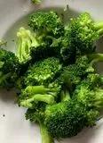 Immagine del passaggio 1 della ricetta Carbonara con broccoli
