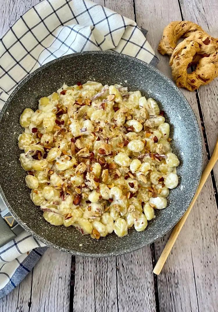 Ricetta Gnocchi stracciata, speck e tarallo di lottoconladieta