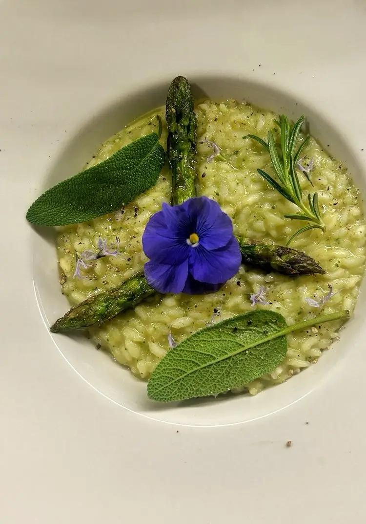 Ricetta Risotto con asparagi, salvia e fiori di rosmarino! di renacooking