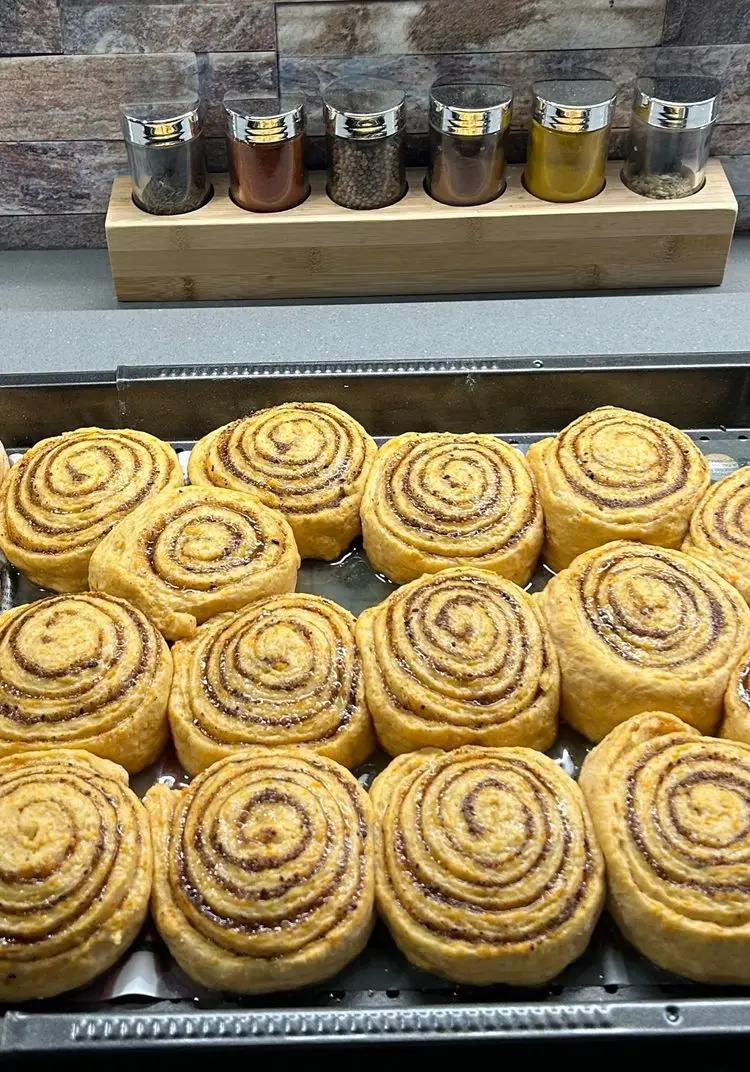 Ricetta Deliziosi Cinnamon Rolls (Rotoli alla Cannella) di renacooking