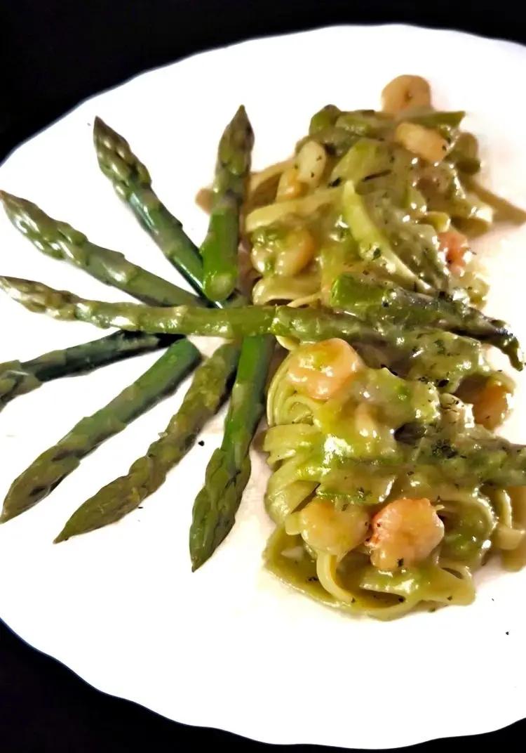 Ricetta Fettuccine asparagi e gamberetti di pinakitchen