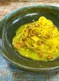 Immagine del passaggio 4 della ricetta Fettuccine salsiccia zafferano e pistacchio