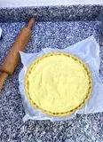 Immagine del passaggio 4 della ricetta CROSTATA DI PESCA E CREMA PASTICCERA