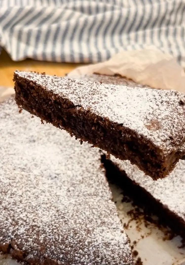 Ricetta Torta caprese senza lattosio di enzimaincazzato