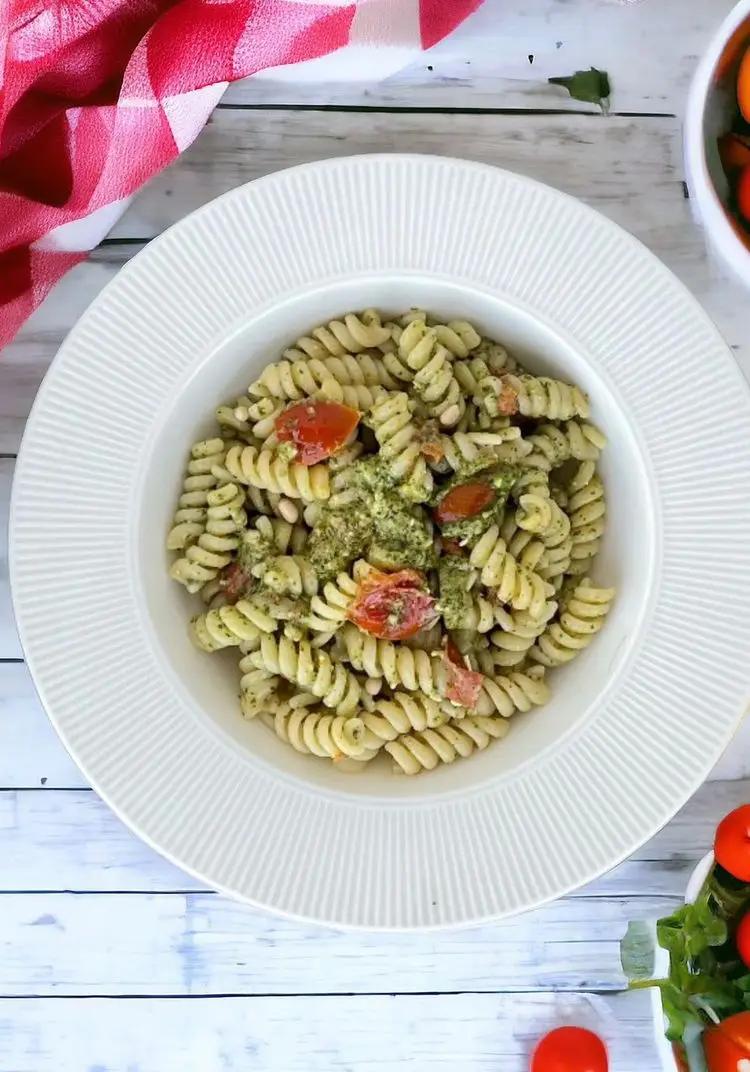 Ricetta Fusilli con pesto di rucola e pomodirini di taniago74