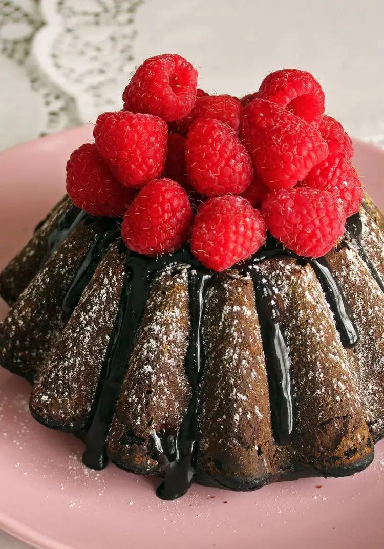 Ricetta Bundt Cake al cioccolato e lamponi di dolcidamatti