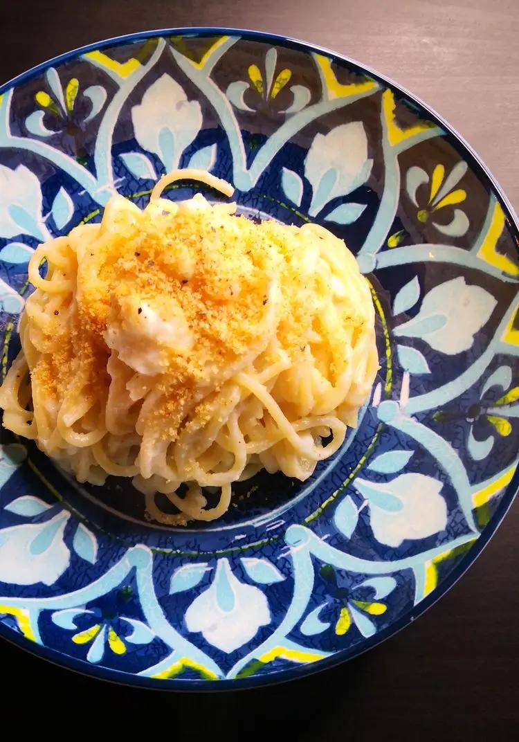 Ricetta Spaghetti con crema di cavolfiore, pecorino e pangrattato croccante di incucinacondadina