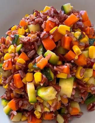 Ricetta Insalata di riso rosso integrale con carote, zucchine e mais di ipasticcidilily