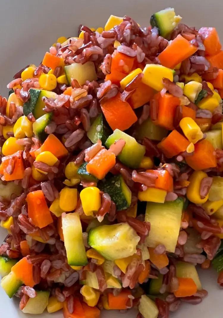 Ricetta Insalata di riso rosso integrale con carote, zucchine e mais di ipasticcidilily