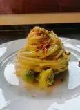 Immagine del passaggio 1 della ricetta Spaghetti cavolo romanesco e tarallo tostato