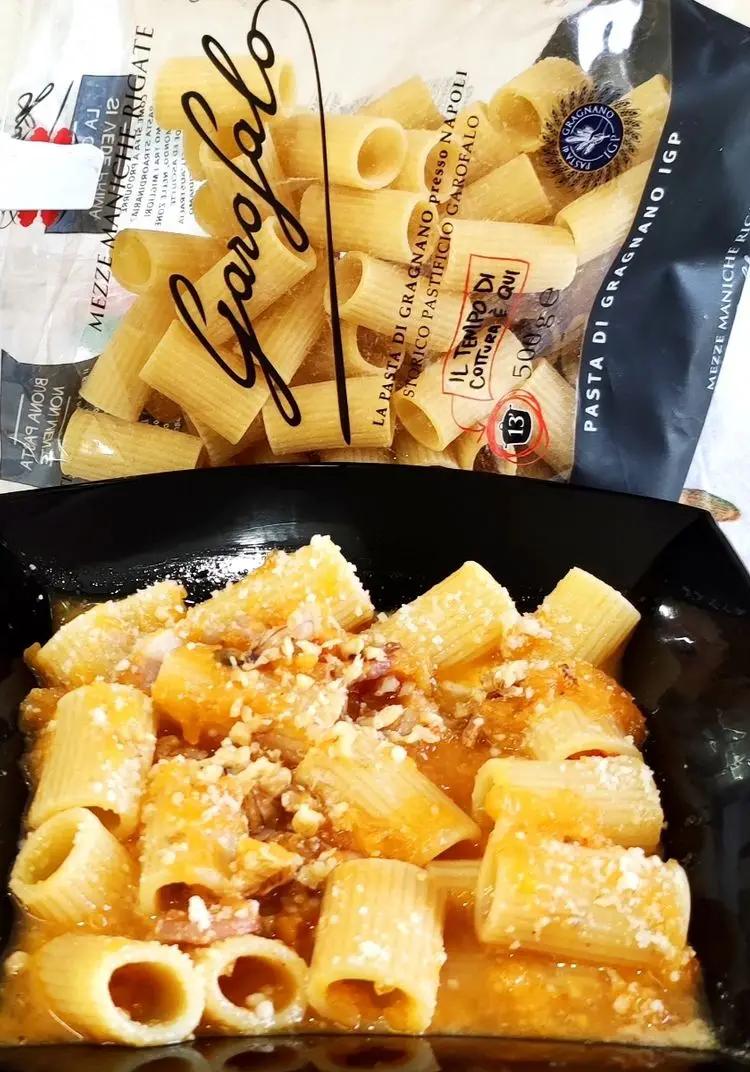 Ricetta Pasta Garofalo con crema di zucca, pancetta affumicata e granella di noci. di ilninotto
