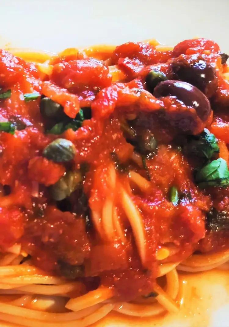 Ricetta Spaghetti con pomodoro olive e capperi di ilninotto