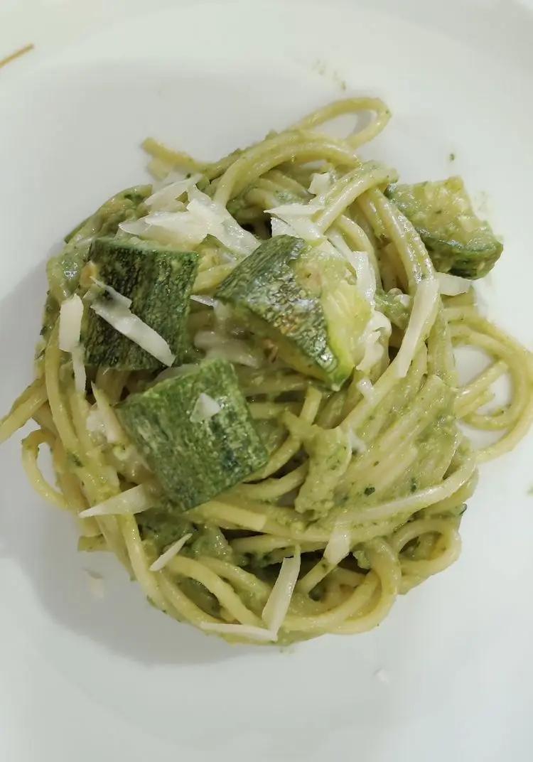 Ricetta Spaghetti al pesto di zucchine di ilninotto