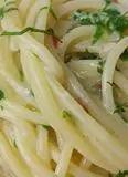 Immagine del passaggio 4 della ricetta Spaghetti con aglio olio e peperoncino