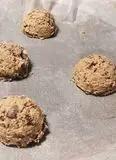 Immagine del passaggio 3 della ricetta Cookies al cioccolato salato