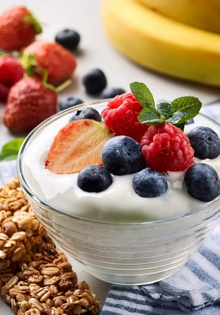 Ricetta Yogurt, frutta fresca e barretta ai cereali di matteodospina_elta