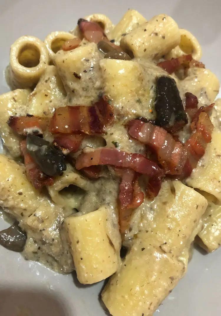 Ricetta Mezze maniche in crema di porcini e pancetta croccante🍄🥓 di francescapuccio99