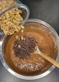Immagine del passaggio 4 della ricetta Brownies al cioccolato, noci e gelato alla Vaniglia