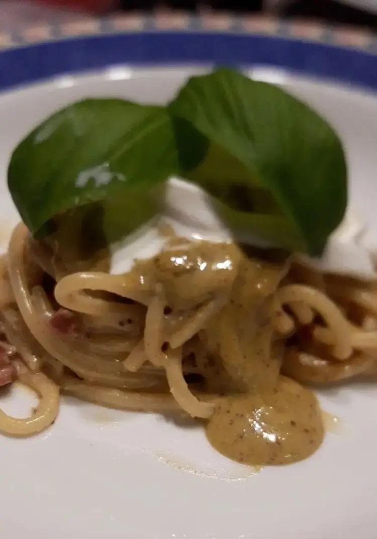 Ricetta Spaghetti con crema di pistacchi, speak e stracciatella  di Ale.eru23