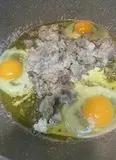 Immagine del passaggio 1 della ricetta Pitta con cicoli e uova