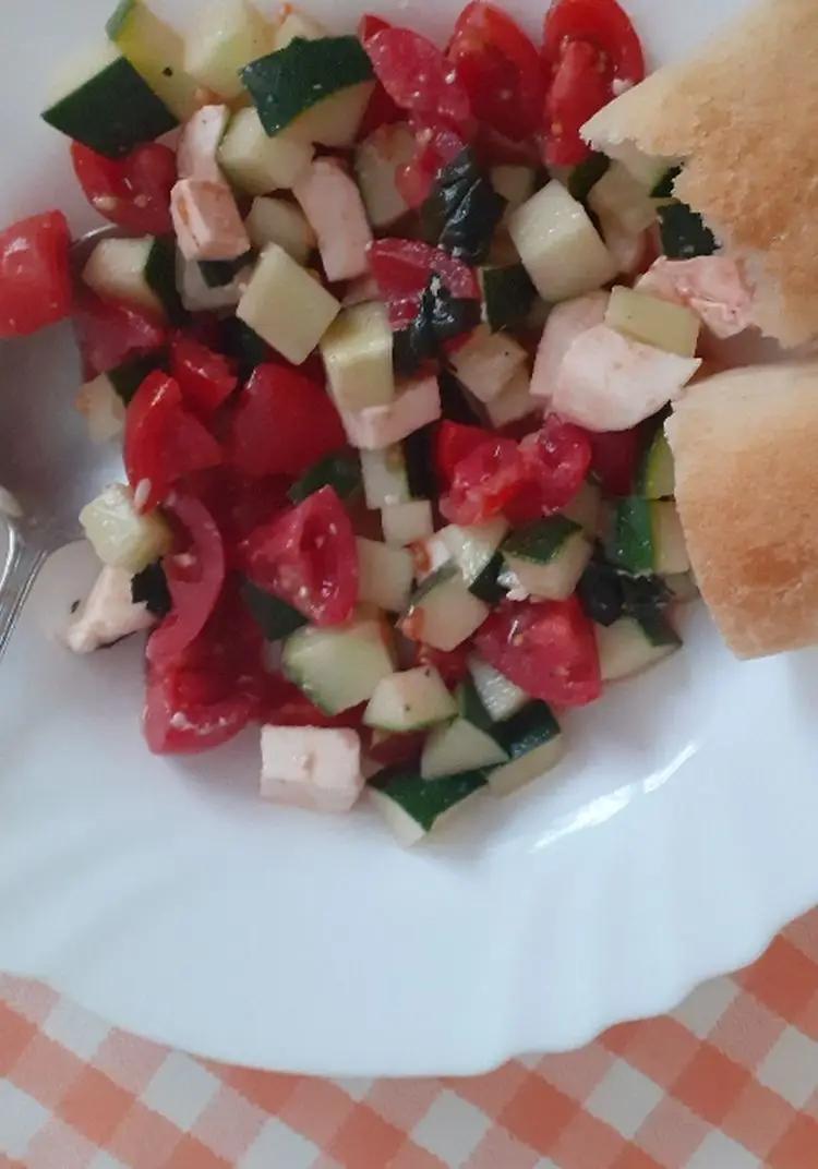 Ricetta Insalata di cetrioli, pomodorini, mozzarella e basilico di silvy98