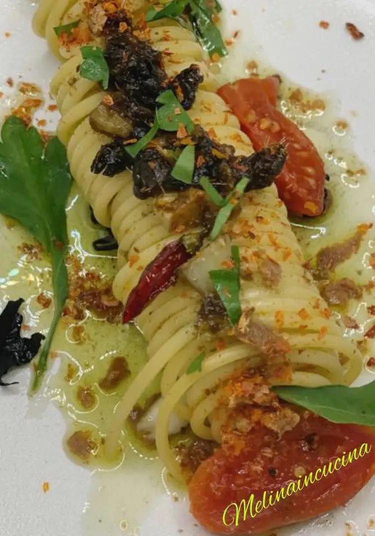 Ricetta Spaghettone con bottarga di tonno fresca, bottarga di muggine macinata e alga wakame di melinaincucina