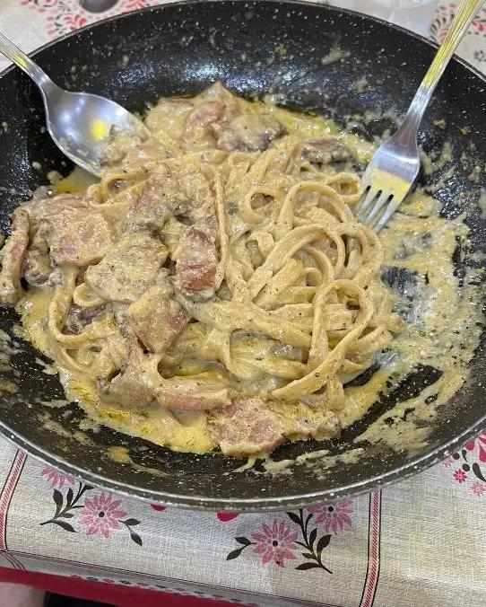 Ricetta Spaghetti con pistacchio,guanciale,e panna di rosalia_rita