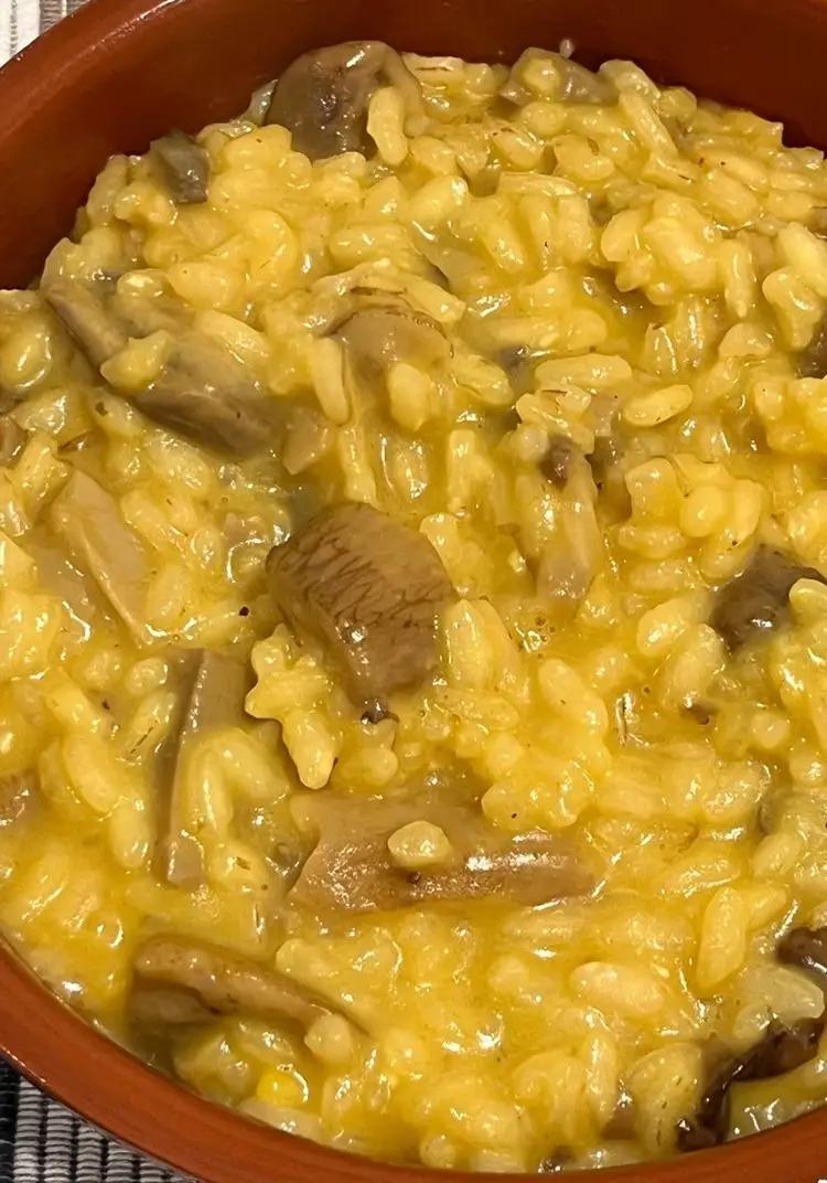 Ricetta Risotto allo zafferano con porcini mantecato con il taleggio di CucinareLIGHTconAnna