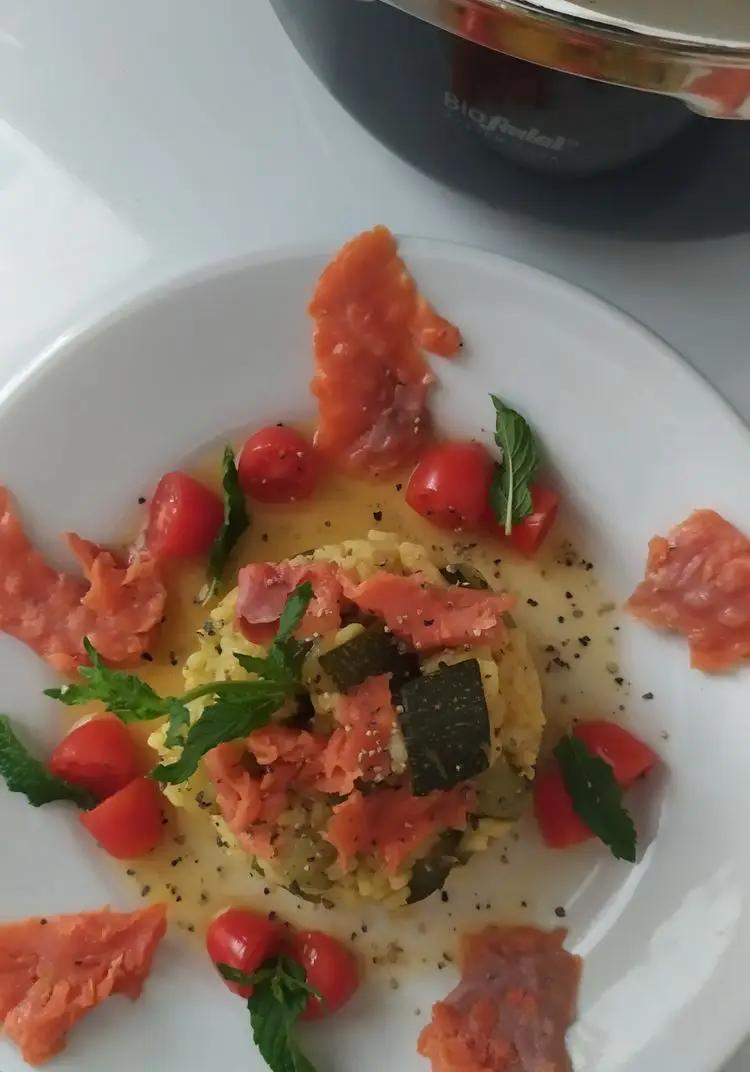 Ricetta Riso integrale con zucchine genovese 🥒 salmone affumicato e menta di anna_maria5513